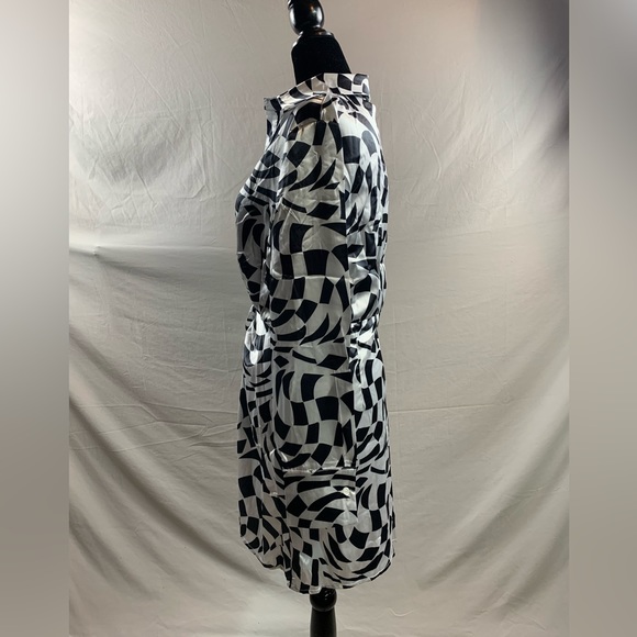 Black And White Geo Print Twist Front Shirt Dress - Picture 7 of 8